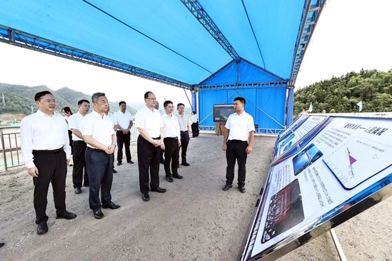 【企業(yè)要聞】(第二分局)湖南省省長(zhǎng)毛偉明視察金塘沖水庫(kù)樞紐工程建設(shè).jpg